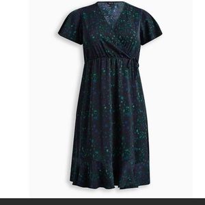 TORRID NWT MIDI STUDIO CREPE DE CHINE SURPLICE WRAP DRESS size 0